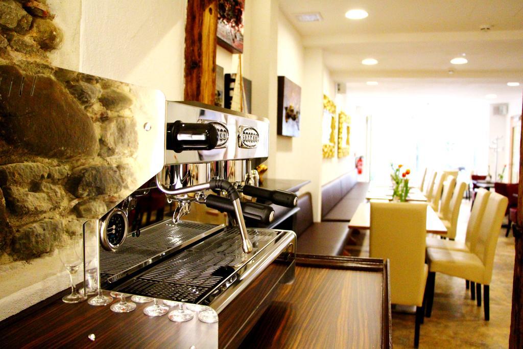 Anker Self-check-in Hotel